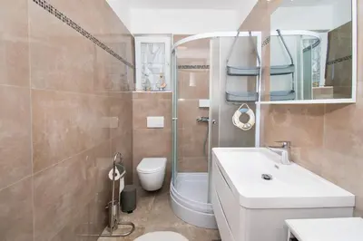 Kupaonica u objektu Apartman Benmi
