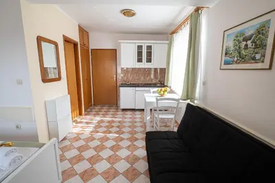 Kuhinja ili čajna kuhinja u objektu Apartmani Marin No1.