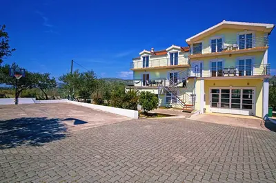 Zgrada u kojoj se nalazi apartman