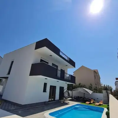 LuxVilla AURORA