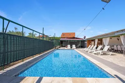 Bazen u objektu Villa Annaleah ili u blizini