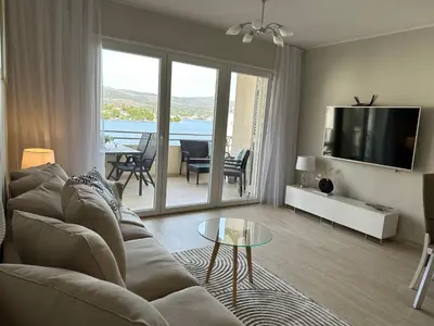 TV i/ili zabavni centar u objektu Luxury Old Town Apartment with Sea View