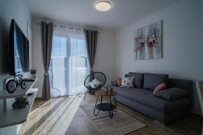 TV i/ili zabavni centar u objektu Tisno Laurel Apartments