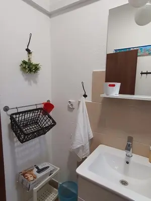 Kupaonica u objektu Apartment in Rogoznica with terrace, air conditioning, WiFi 5170-1