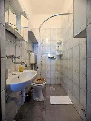 Kupaonica u objektu Apartman Štrkalj