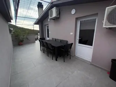 Balkon ili terasa u objektu Apartman Štrkalj