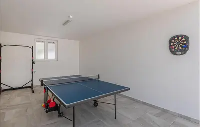 Stolni tenis u objektu Amazing Home In Bilice ili u blizini