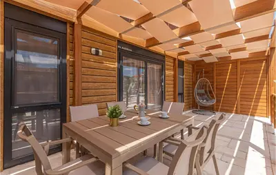 Tlocrt objekta 2 Bedroom Gorgeous Home In Brodarica