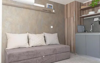 Kuhinja ili čajna kuhinja u objektu 2 Bedroom Gorgeous Home In Brodarica