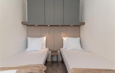 Krevet ili kreveti u jedinici u objektu 2 Bedroom Gorgeous Home In Brodarica