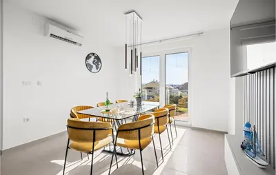 Tlocrt objekta 4 Bedroom Cozy Apartment In Srima
