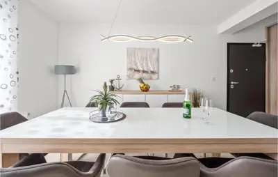 Tlocrt objekta 4 Bedroom Amazing Apartment In