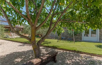 Vrt u objektu Lovely Home In Vodice With Wifi